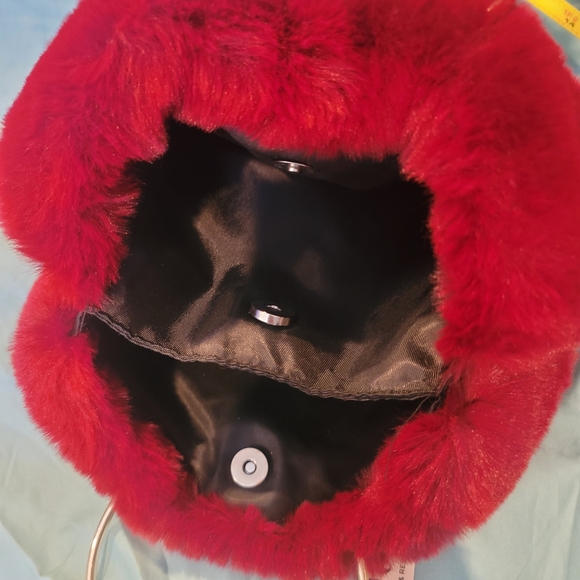 Coco Rose Beach & Resort.  Faux Fur Top Handle Bag/Merlot - Picture 6 of 10